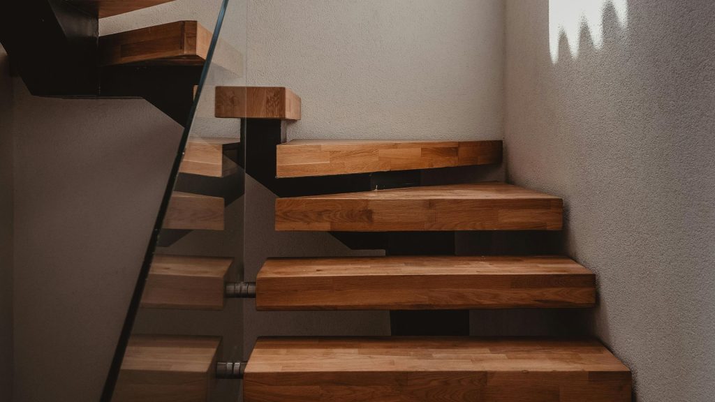 éclaircir un escalier en bois