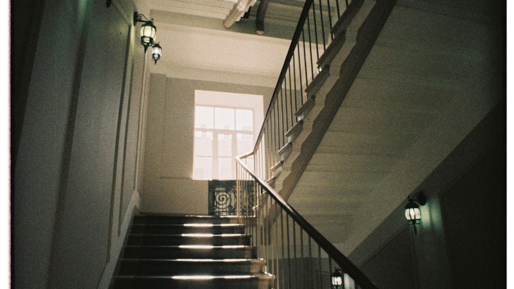 éclairer un escalier