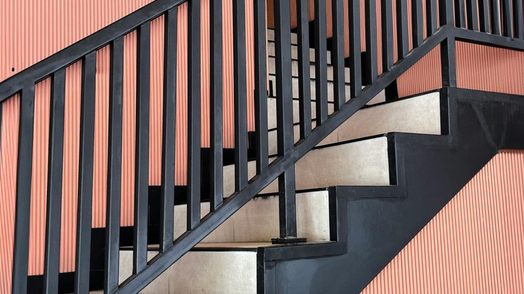 peindre un escalier en 2 couleurs
