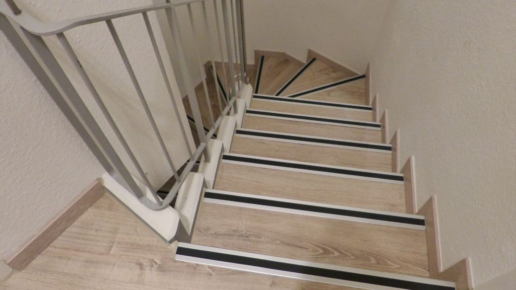 décaper un escalier en bois